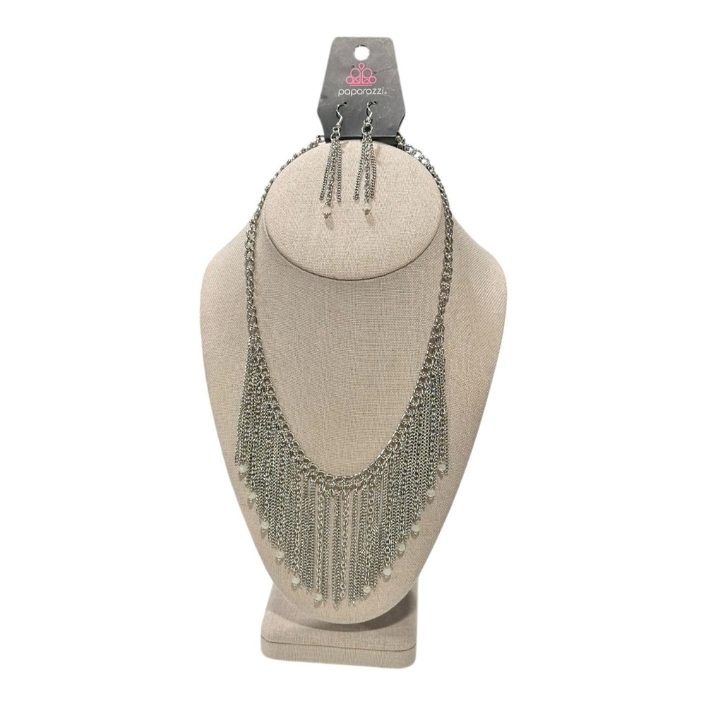Paparazzi Silver Fringe Necklace & Earring Set NWT
